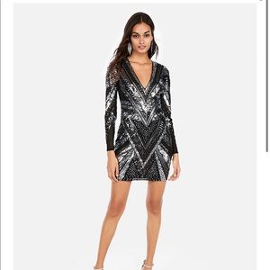 PATTERNED SEQUIN MINI DRESS IN SILVER - EXPRESS
